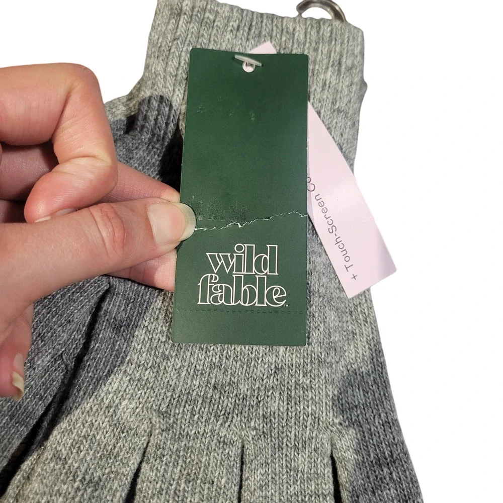 NWT Wild Fable gray one size gloves touch screen compatible, one size